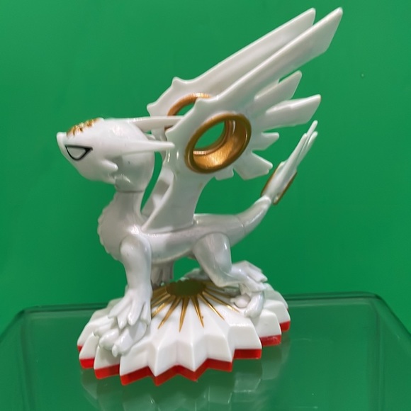 Skylanders Trap Team: Spotlight (spot light) rare character light element. - Picture 4 of 6